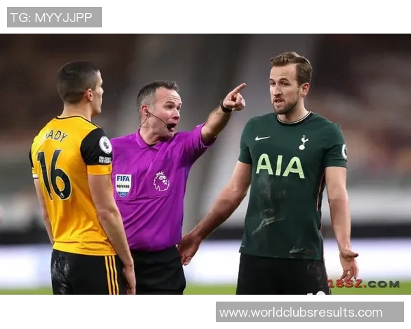 帕多瓦与莱切激战正酣赛况分析及精彩瞬间回顾