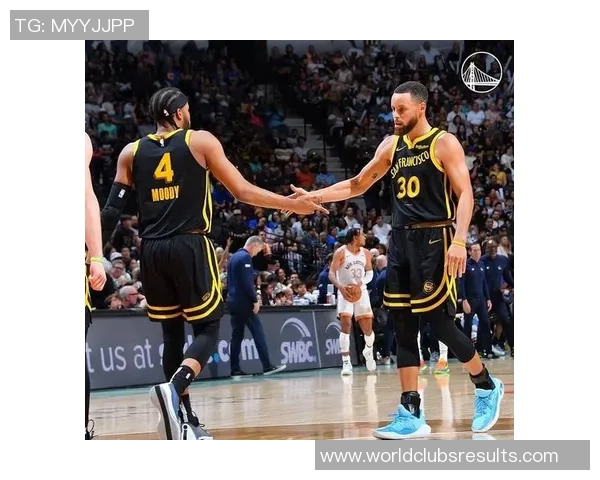 库里与马刺对决中最精彩的比赛回顾与分析